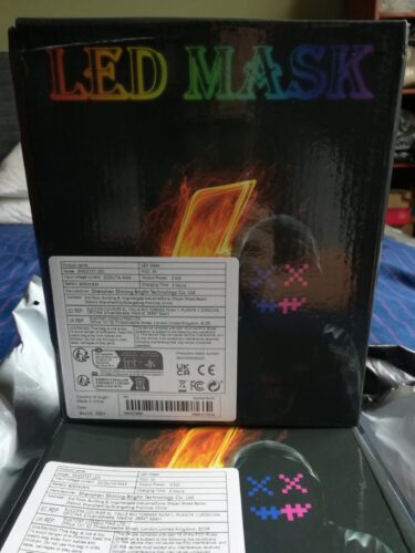 Click to view full screen CyberMask® – Máscara LED Bluetooth Programable photo review