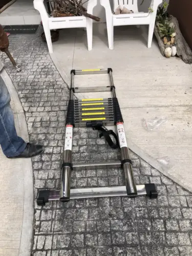 Click to view full screen Escalera Telescópica Plegable de Aluminio – Hasta 4 Metros photo review
